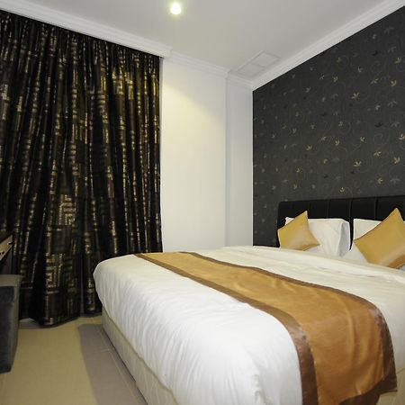 Al Muhanna Plaza Luxury Apartments Кувейт Экстерьер фото