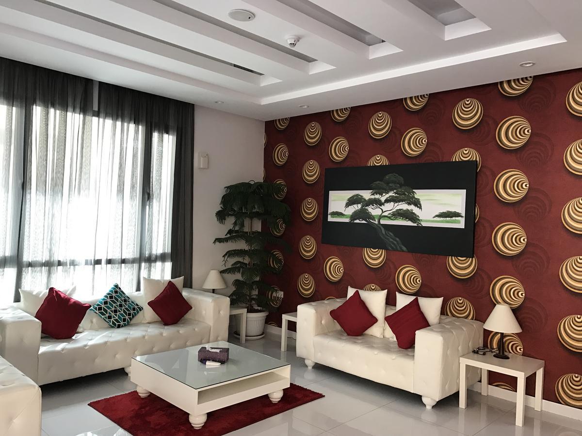 Al Muhanna Plaza Luxury Apartments Кувейт Экстерьер фото