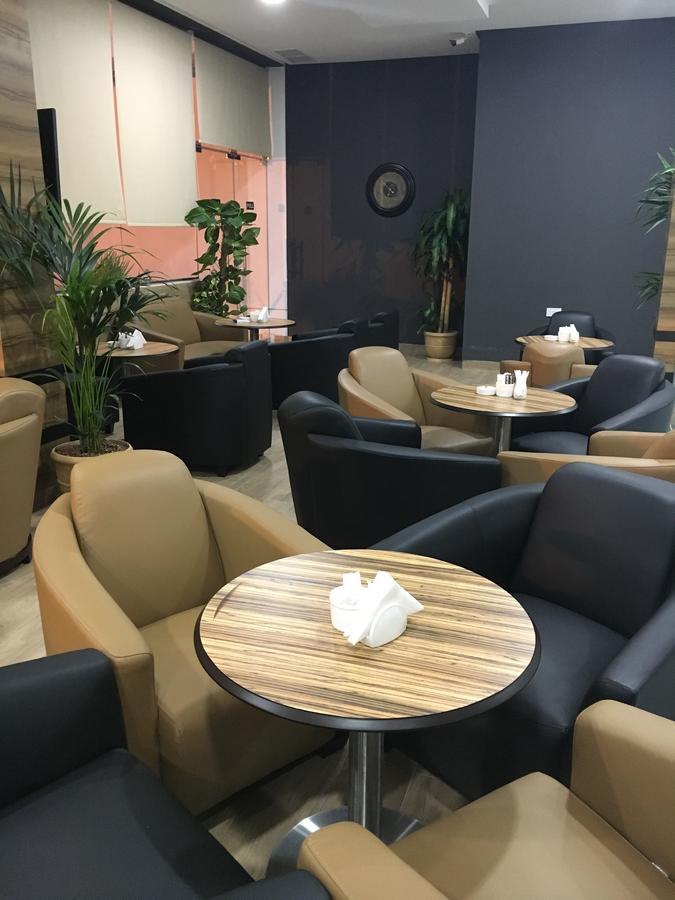 Al Muhanna Plaza Luxury Apartments Кувейт Экстерьер фото