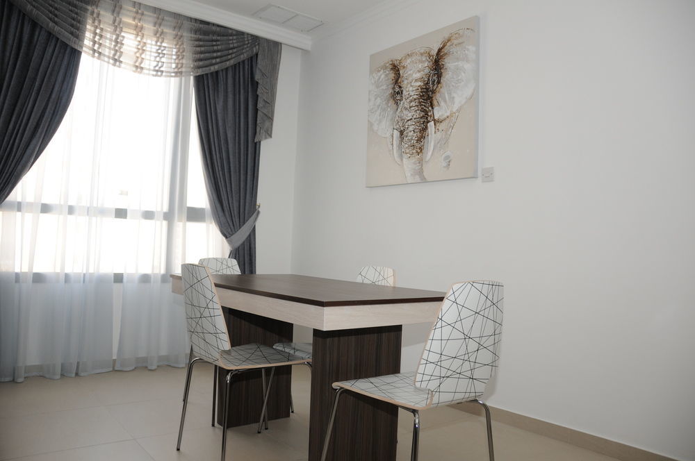 Al Muhanna Plaza Luxury Apartments Кувейт Экстерьер фото